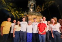No Recife, João Campos começa campanha com ritual religioso e adesivaço