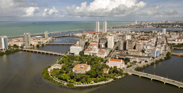 Antonio_Vaz_island_-_Recife,_Pernambuco,_Brazil_(cropped)