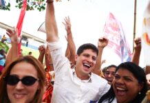 João Campos leva campanha às ruas de Xexéu e reforça parceria com Lula