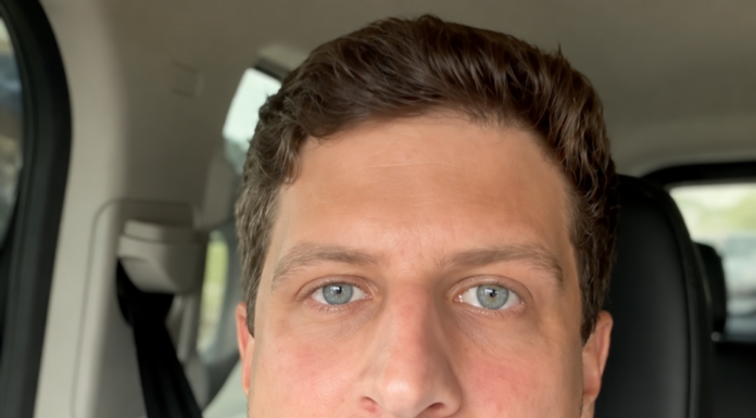 João Campos repudia panfletos contra Raquel Lyra e diz que acionará Justiça para apurar origem do material