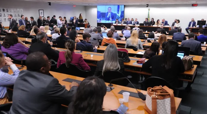 Câmara instala comissão sobre PEC da redução da maioridade penal
