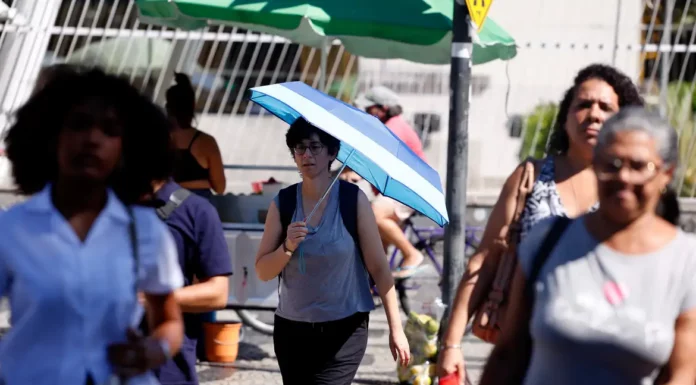 Salário mínimo deverá subir para R$ 1.741 em 2027