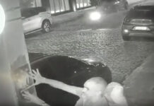 Coligação de João Campos aciona Justiça para investigar colagem de cartazes contra o candidato