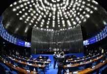 A menos de um mês da eleição, 27% dos pernambucanos ainda não sabem em quem votar para o Senado