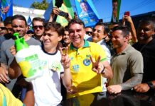 Flávio Bolsonaro confirma agenda com caminhada e comício no Recife Antigo