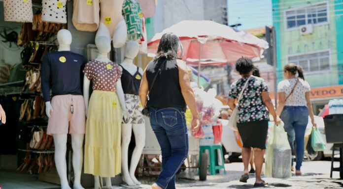 Pernambuco lidera crescimento do comércio no Brasil no acumulado do ano, aponta IBGE