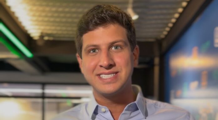 João Campos propõe contratar mais de 8 mil policiais para reforçar a segurança em Pernambuco
