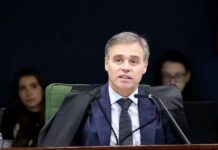 Fachin dá 72 horas para Mendonça se manifestar sobre pedido da AGU para suspender afastamento do diretor da PF