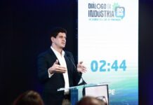 João Campos defende retomada de investimentos e fim da escala 6×1 em Pernambuco
